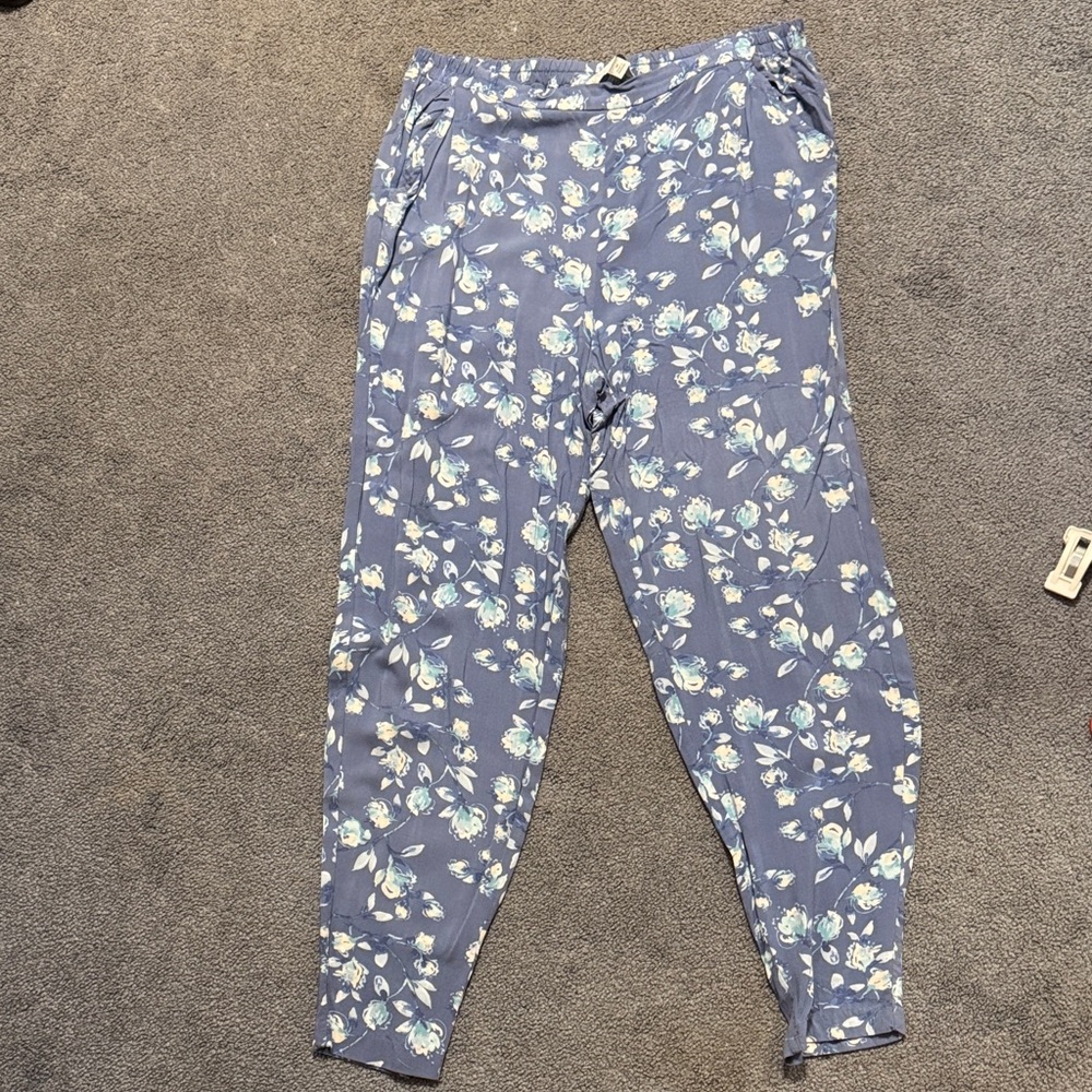 LC Lauren Conrad Floral Blue Pants